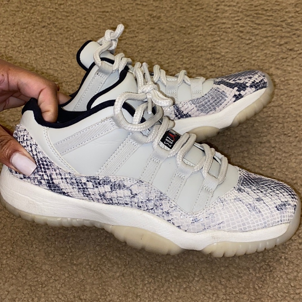 Air Jordan 11 Retro Low 'Light Bone Snakeskin'